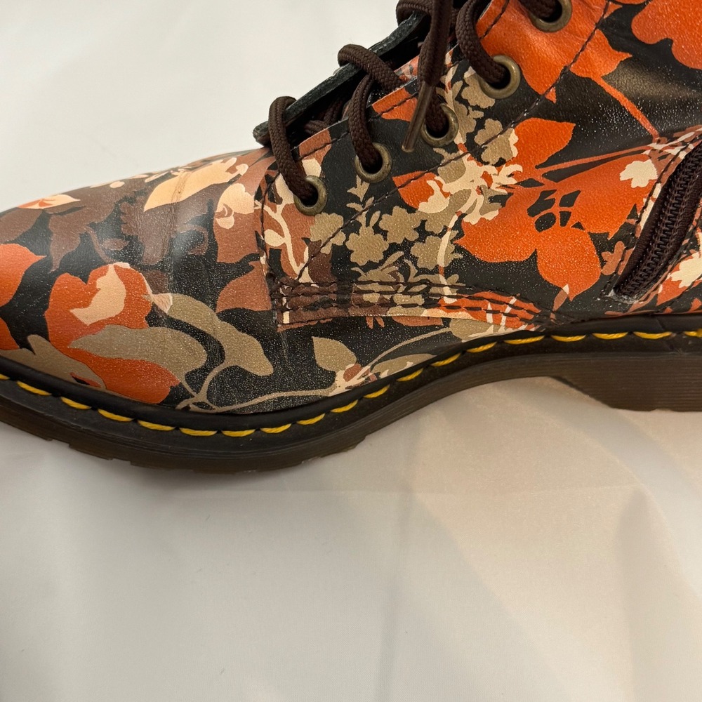 DISCONTINUED Dr. Martens Cerys 14Eye Floral Leather Boot Pointed Toe RARE US L 9 - Picture 7 of 14